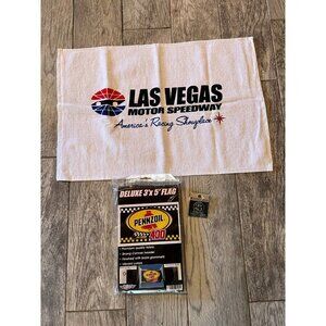 Las Vegas Motor Speedway Gift NASCAR Souvenir Flag Pin Towel Pennzoil‎ 400 NWT